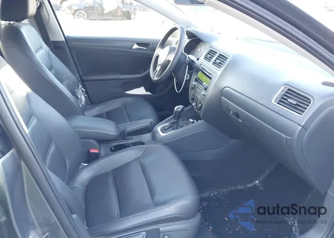 2014 Volkswagen Jetta 1.8T Se z USA, uszkodzony, nr VIN 3VWD17AJ4EM306148